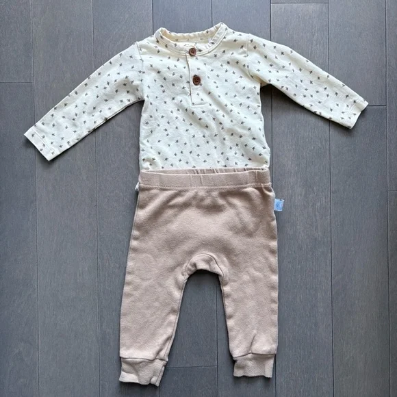 Neutral Two-Piece Set, 3-6M - Picture 1 of 9